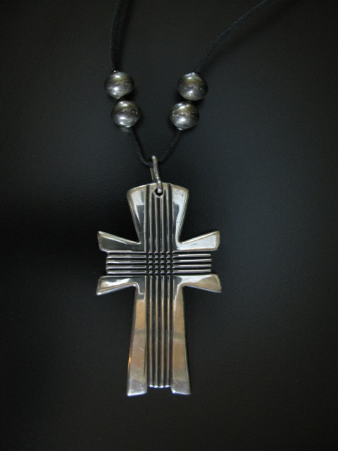Cippy Crazyhorse Single Cross Pendant