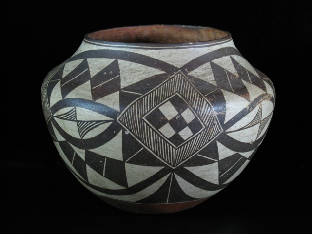 Early Acoma pot