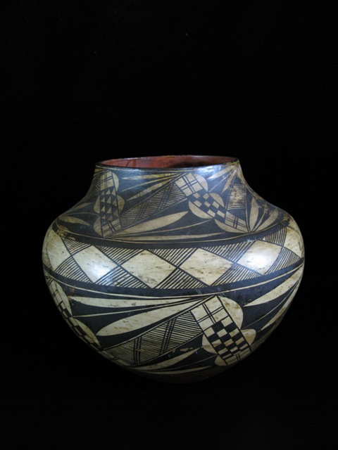 Turn of the Century Acoma Pot