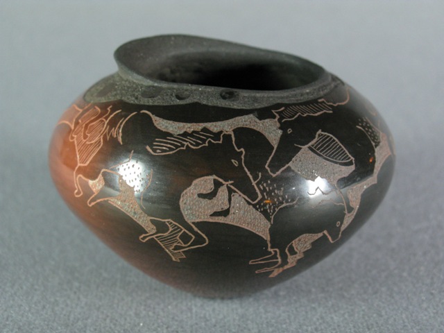 Forrest Naranjo Santa Clara Horse Pot