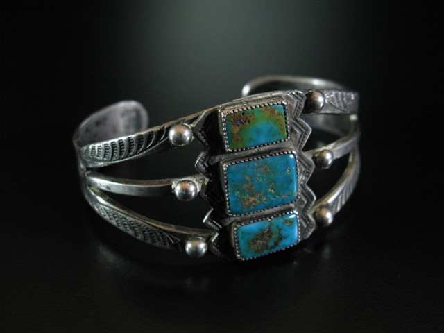 US Navajo 2 Turquoise Bracelet 6.5-6.75